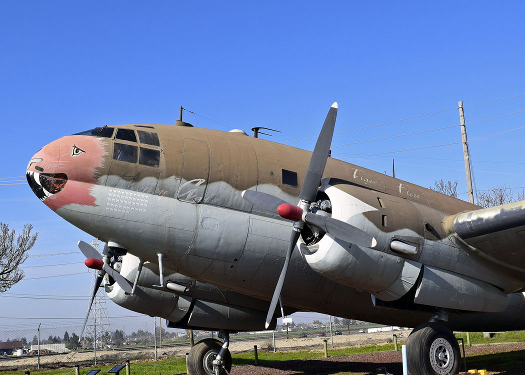 Curtiss C-46 Commando.